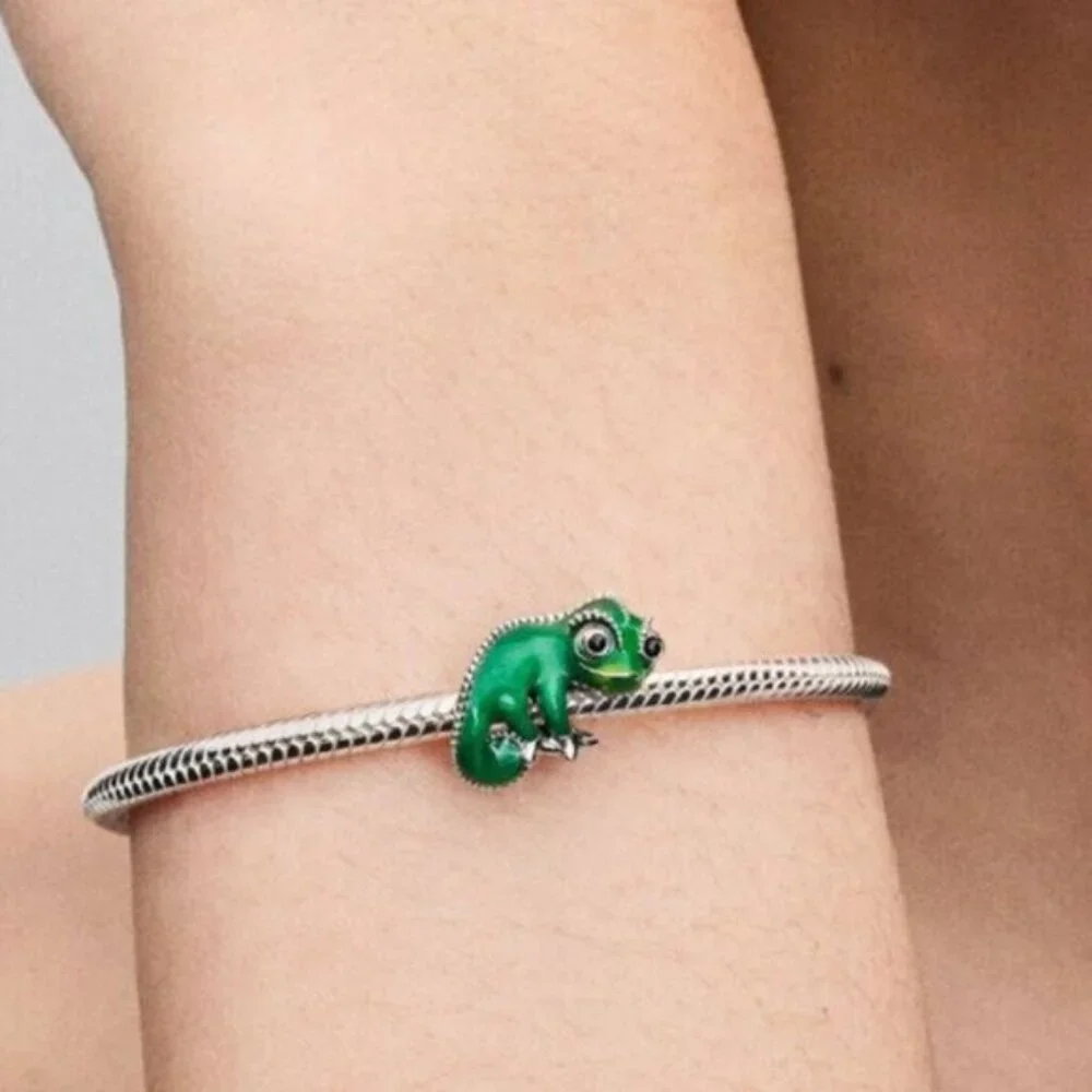 ✅Pandora Disney Tangled Pascal Colour-changing Charm